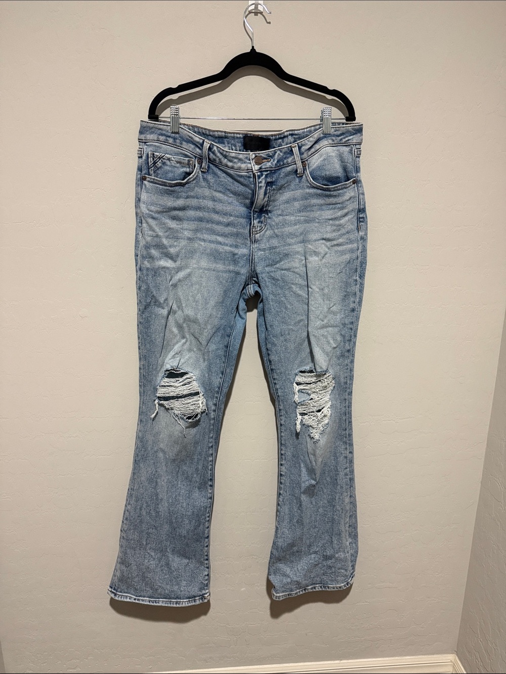 Buckle Black Light Blue Distressed Bootcut Jeans